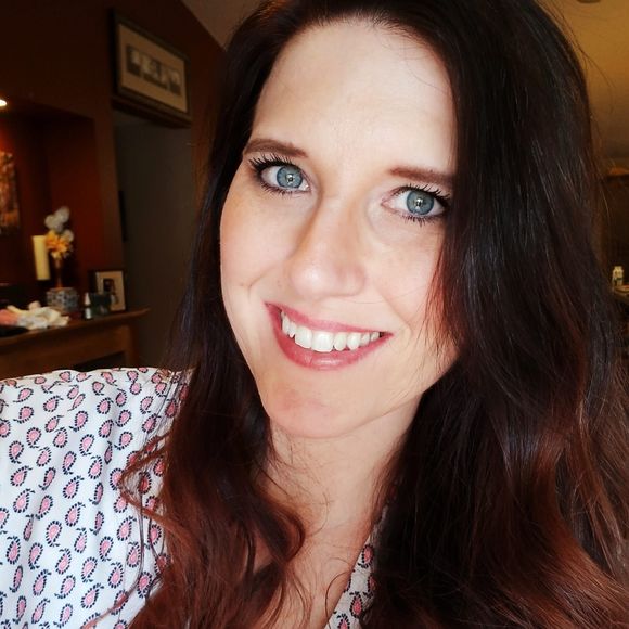 Meet your Posher, Stephanie - Picture 1 of 1